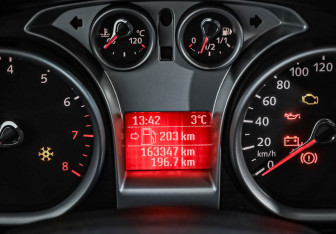 Подержанный автомобиль Ford Focus Sedan 2009 года (22 фото)