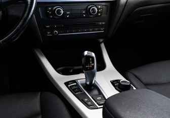 Подержанный автомобиль BMW X3 2013 года (12 фото)