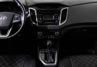 Подержанный автомобиль Hyundai Creta 2019 года (11 фото)