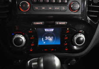 Подержанный автомобиль Nissan Juke 2014 года (15 фото)