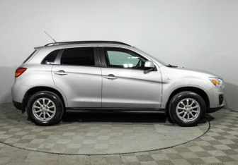 Подержанный автомобиль Mitsubishi ASX 2015 года (4 фото)