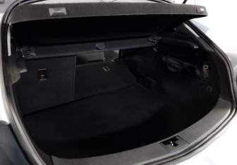 Подержанный автомобиль Opel Astra Hatchback 2012 года (27 фото)