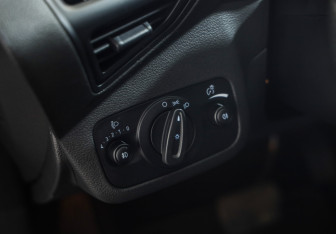 Подержанный автомобиль Ford Kuga 2016 года (18 фото)