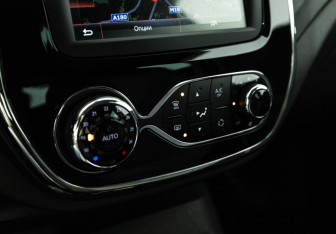 Подержанный автомобиль Renault Kaptur 2019 года (19 фото)