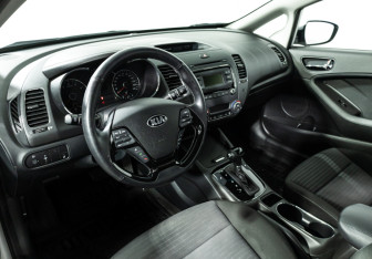 Подержанный автомобиль Kia Cerato Sedan 2019 года (11 фото)