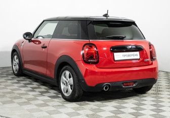 Подержанный автомобиль MINI Hatch 2020 года (7 фото)