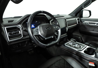 Подержанный автомобиль JAC T9 2024 года (11 фото)