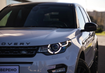 Подержанный автомобиль Land Rover Discovery Sport 2017 года (2 фото)