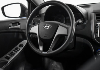 Подержанный автомобиль Hyundai Solaris Sedan 2016 года (15 фото)