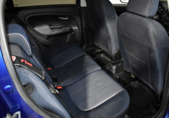 Подержанный автомобиль Fiat Punto Hatchback 2008 года (11 фото)