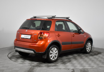 Подержанный автомобиль Suzuki SX4 Hatchback 2012 года (5 фото)