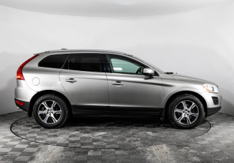 Подержанный автомобиль Volvo XC60 2012 года (4 фото)