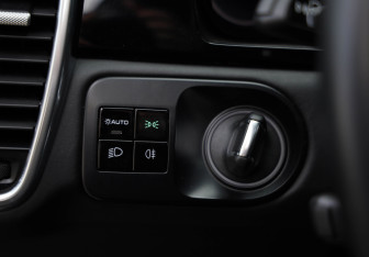 Подержанный автомобиль Porsche Cayenne 2020 года (28 фото)