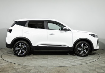Подержанный автомобиль Chery Tiggo 4 2025 года (4 фото)