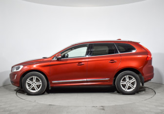 Подержанный автомобиль Volvo XC60 2015 года (8 фото)