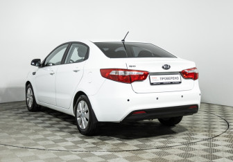 Подержанный автомобиль Kia Rio Sedan 2014 года (7 фото)