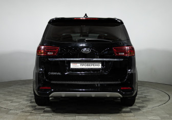 Подержанный автомобиль Kia Carnival 2018 года (6 фото)