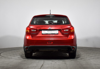 Подержанный автомобиль Mitsubishi ASX 2013 года (6 фото)