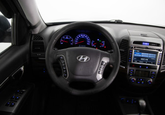 Подержанный автомобиль Hyundai Santa Fe 2011 года (10 фото)