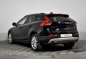 Подержанный автомобиль Volvo V40 Cross Country 2017 года (7 фото)