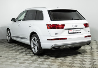 Подержанный автомобиль Audi Q7 2019 года (7 фото)