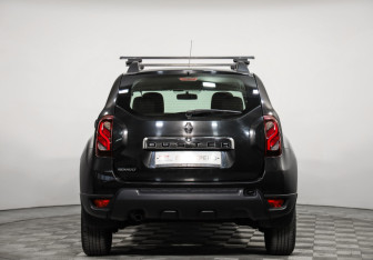 Подержанный автомобиль Renault Duster 2016 года (6 фото)