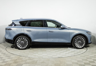 Подержанный автомобиль Voyah Free 2023 года (4 фото)