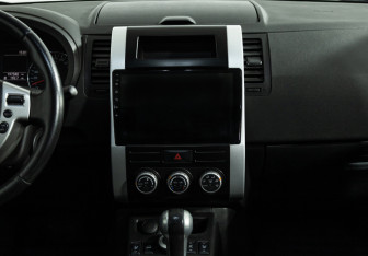 Подержанный автомобиль Nissan X-Trail 2011 года (14 фото)