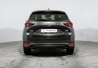 Подержанный автомобиль Mazda CX-5 2018 года (6 фото)
