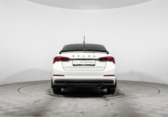 Подержанный автомобиль Skoda Rapid Liftback 2020 года (6 фото)