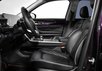 Подержанный автомобиль Exeed VX 2023 года (12 фото)