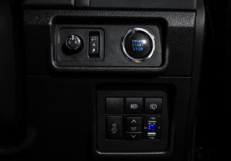 Подержанный автомобиль Toyota Land Cruiser Prado 2019 года (23 фото)