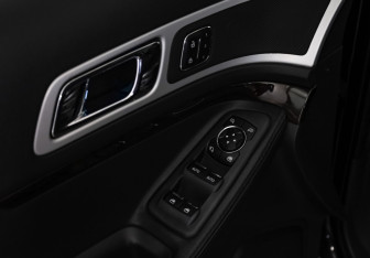 Подержанный автомобиль Ford Explorer 2013 года (14 фото)