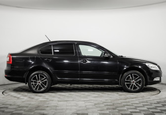 Подержанный автомобиль Skoda Octavia Liftback 2012 года (4 фото)