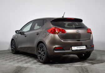 Подержанный автомобиль Kia Ceed Hatchback 2012 года (7 фото)