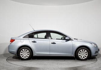 Подержанный автомобиль Chevrolet Cruze Sedan 2012 года (4 фото)