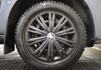 Подержанный автомобиль Skoda Fabia Hatchback 2009 года (9 фото)