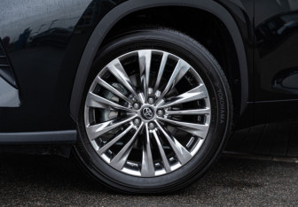 Новый Toyota Highlander 2025 (12 фото)