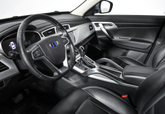 Подержанный автомобиль Geely Atlas 2019 года (9 фото)