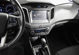 Подержанный автомобиль Hyundai Creta 2019 года (14 фото)