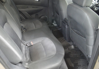 Подержанный автомобиль Nissan Qashqai 2012 года (13 фото)