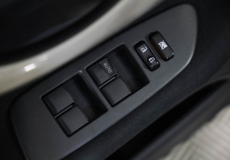 Подержанный автомобиль Toyota Auris Hatchback 2007 года (20 фото)