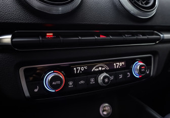 Подержанный автомобиль Audi A3 Sedan 2017 года (18 фото)