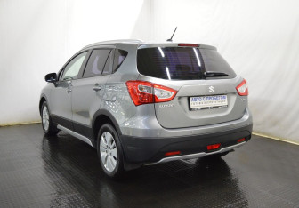 Подержанный автомобиль Suzuki SX4 Hatchback 2014 года (7 фото)