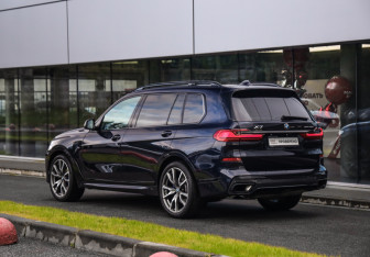 Подержанный автомобиль BMW X7 2019 года (8 фото)