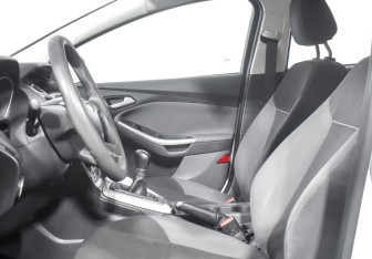 Подержанный автомобиль Ford Focus Wagon 2014 года (10 фото)