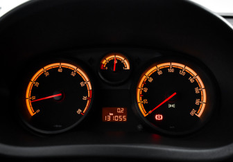 Подержанный автомобиль Opel Corsa 2013 года (17 фото)