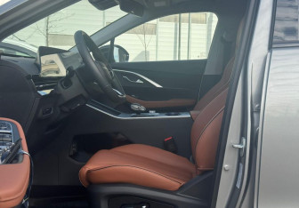 Подержанный автомобиль Omoda C5 2023 года (8 фото)