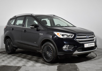 Подержанный автомобиль Ford Kuga 2016 года (3 фото)