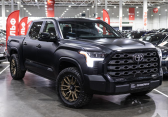Подержанный автомобиль Toyota Tundra 2022 года (6 фото)
